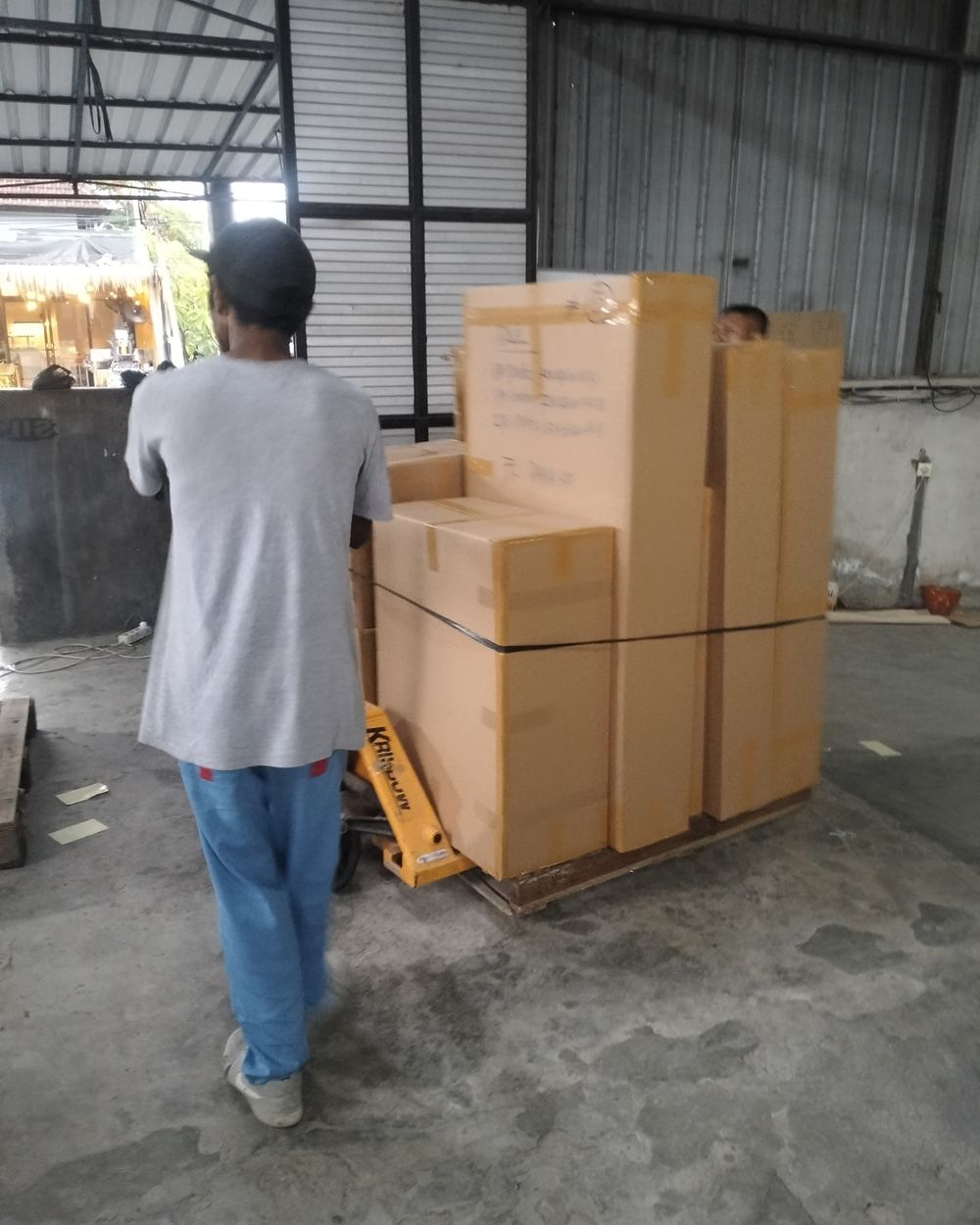 Preparing cartons for shipping